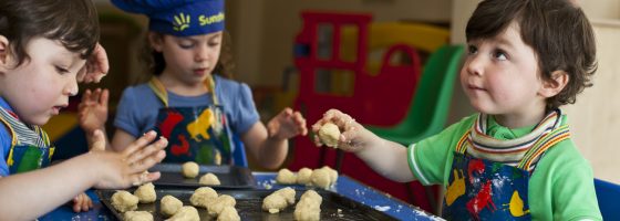 kids baking